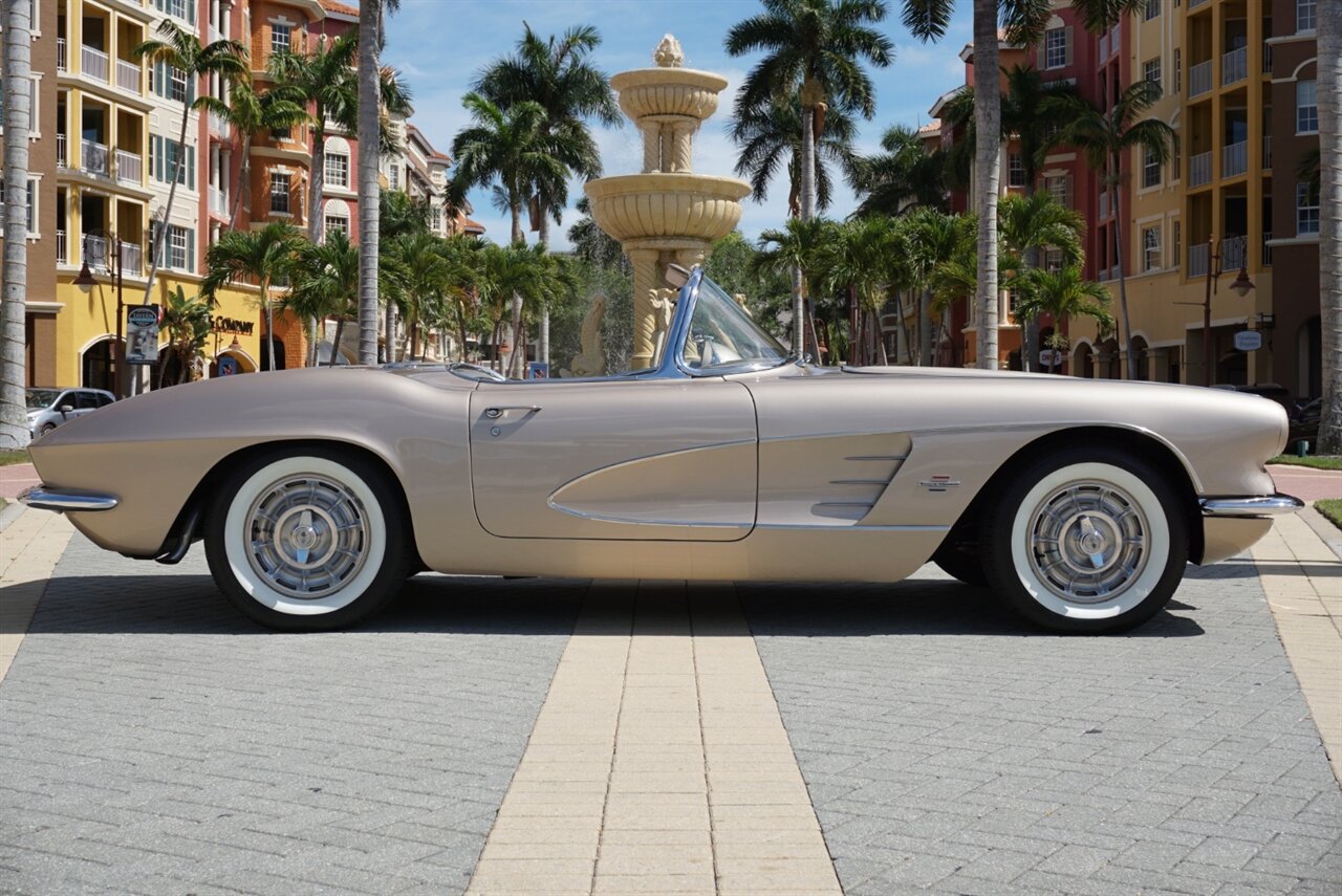 1961 Chevrolet Corvette 283 cu in. 270 HP   - Photo 24 - Naples, FL 34104