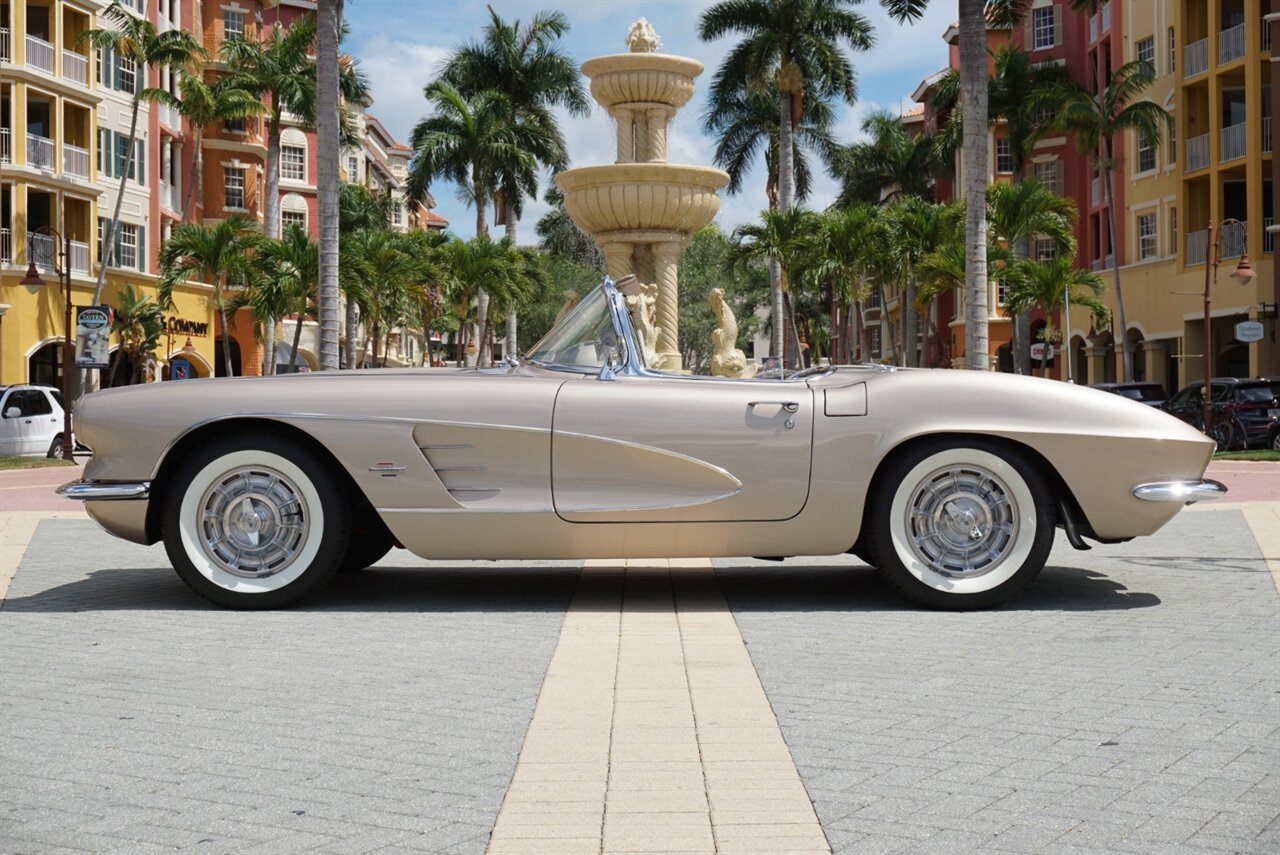 1961 Chevrolet Corvette 283 cu in. 270 HP   - Photo 6 - Naples, FL 34104