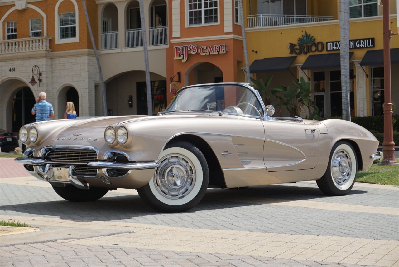 1961 Chevrolet Corvette 283 cu in. 270 HP   - Photo 10 - Naples, FL 34104