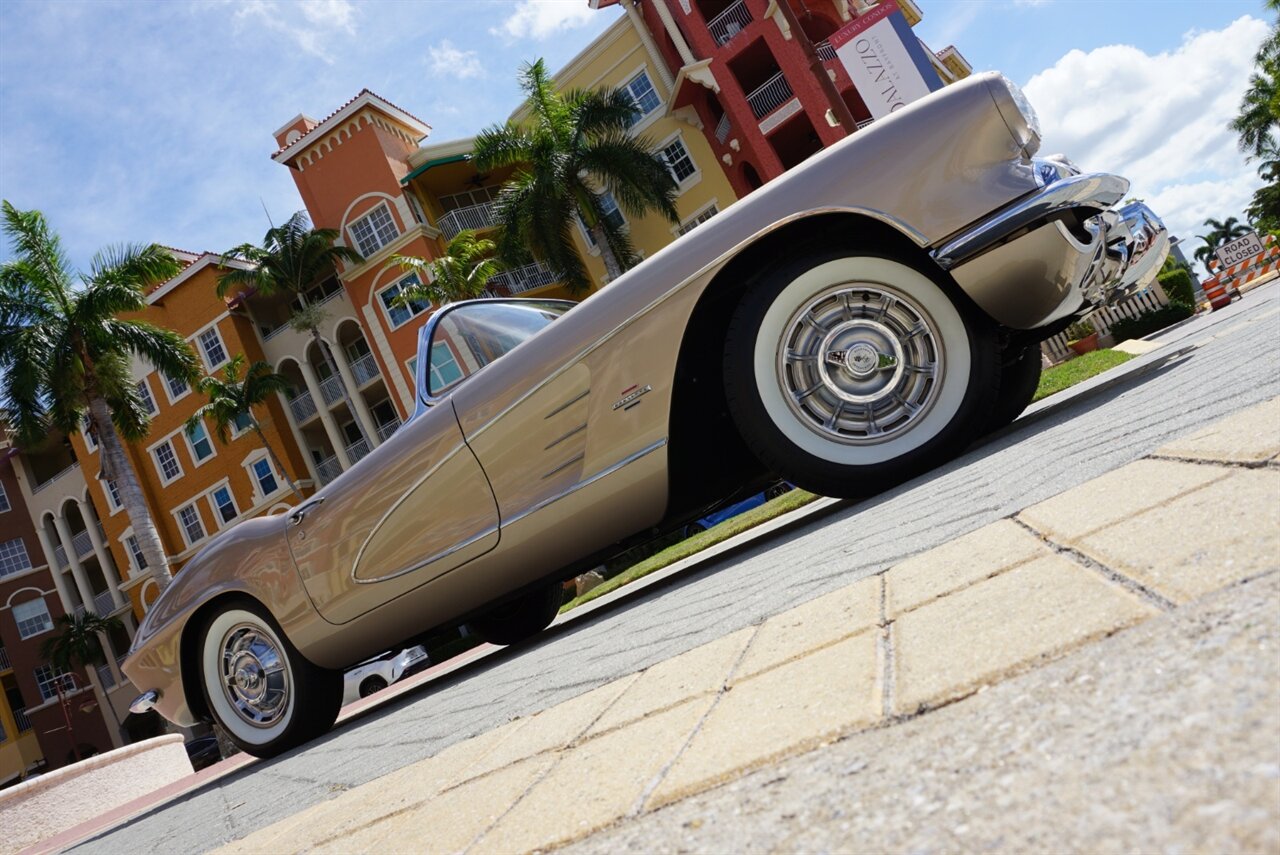 1961 Chevrolet Corvette 283 cu in. 270 HP   - Photo 33 - Naples, FL 34104