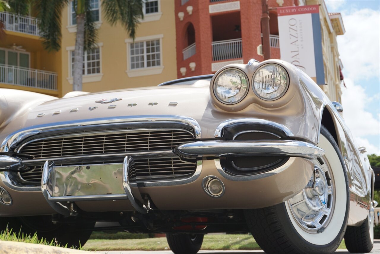 1961 Chevrolet Corvette 283 cu in. 270 HP   - Photo 23 - Naples, FL 34104