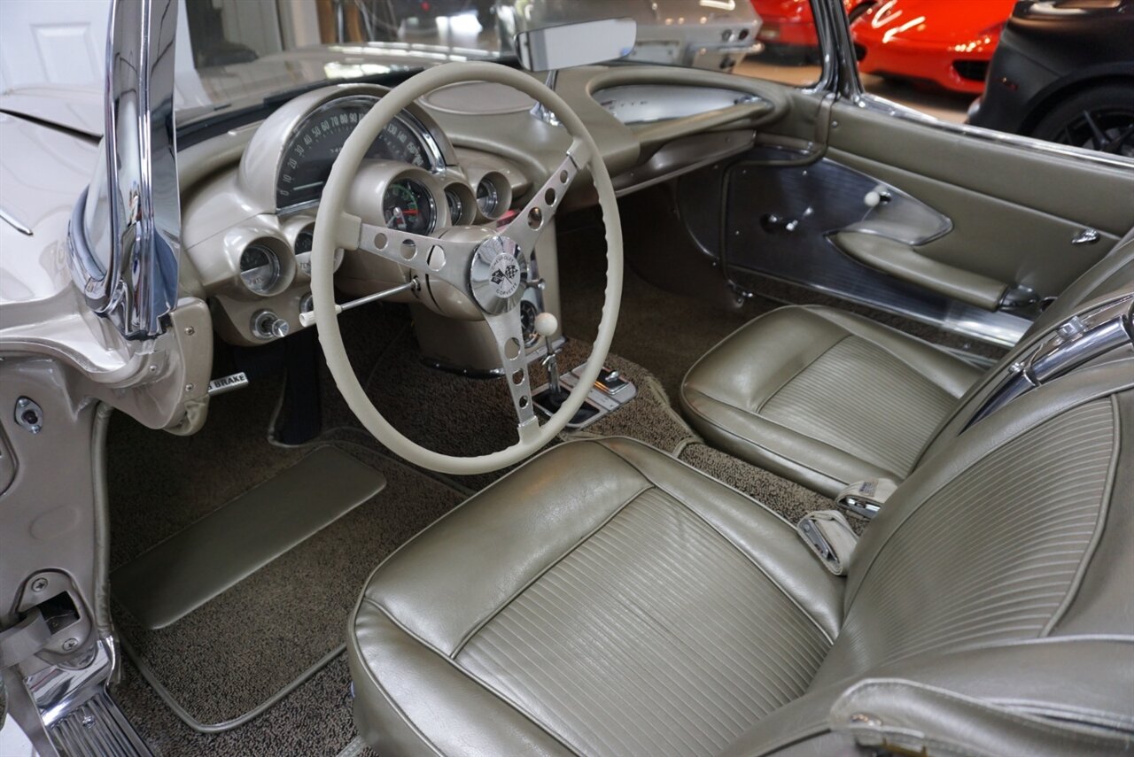 1961 Chevrolet Corvette 283 cu in. 270 HP   - Photo 2 - Naples, FL 34104