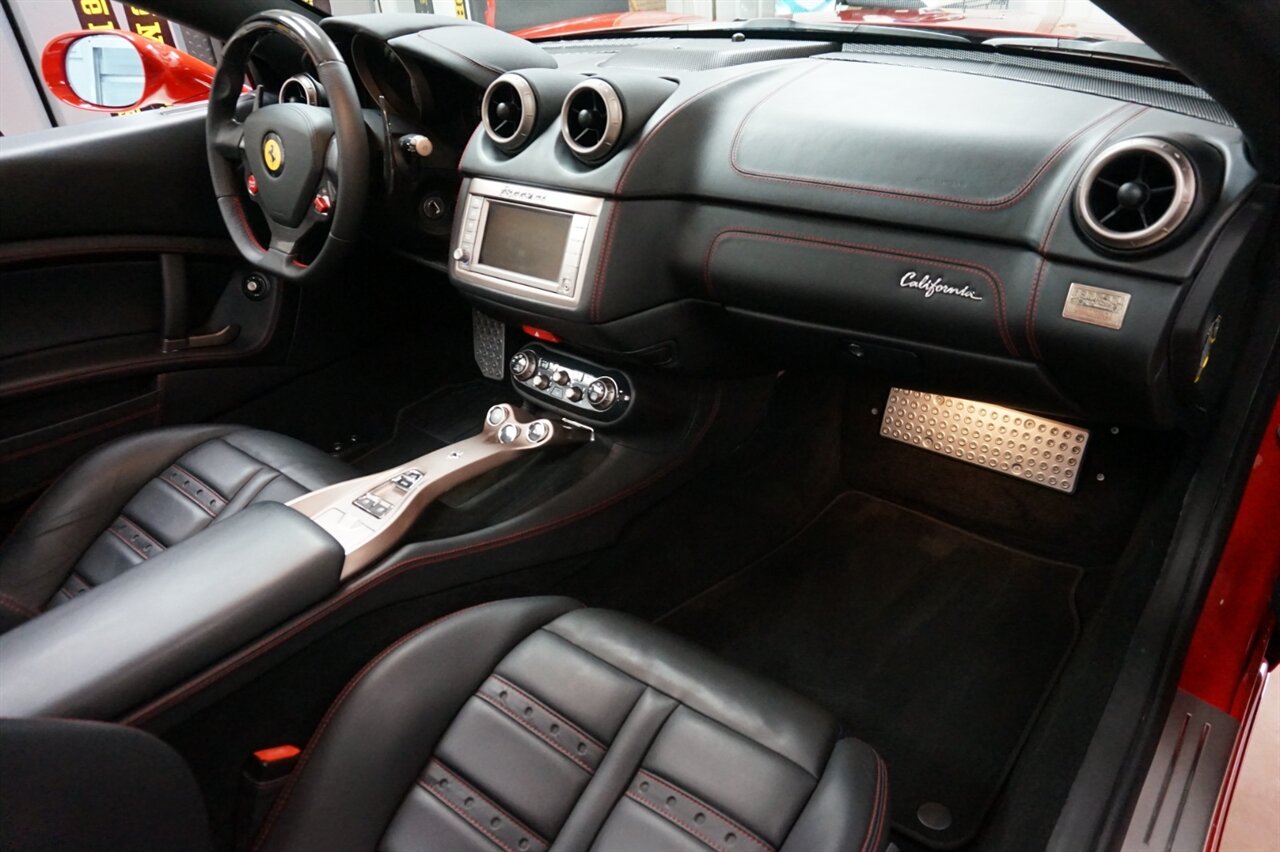 2012 Ferrari California   - Photo 22 - Naples, FL 34104