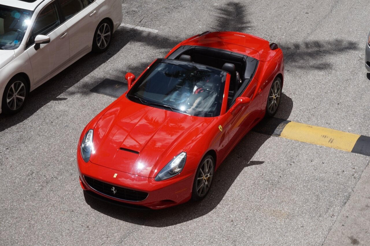 2012 Ferrari California   - Photo 59 - Naples, FL 34104