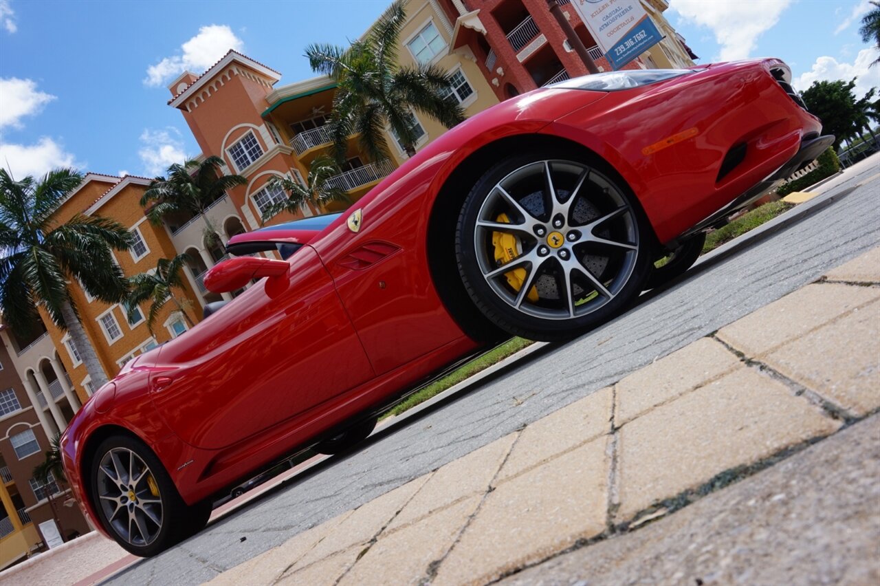 2012 Ferrari California   - Photo 38 - Naples, FL 34104