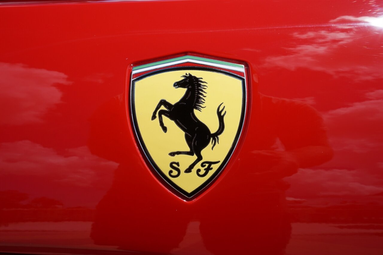 2012 Ferrari California   - Photo 37 - Naples, FL 34104