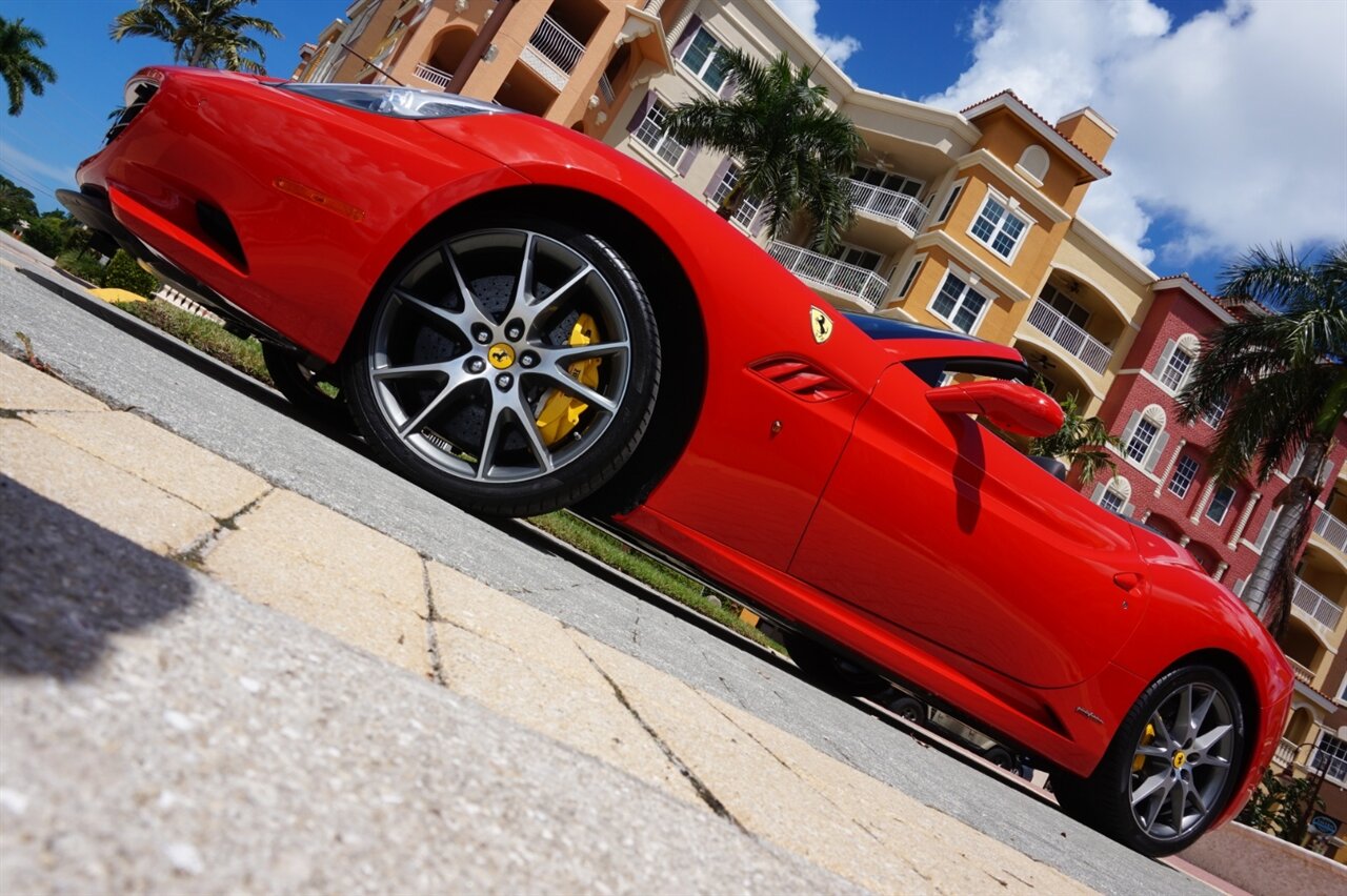 2012 Ferrari California   - Photo 56 - Naples, FL 34104