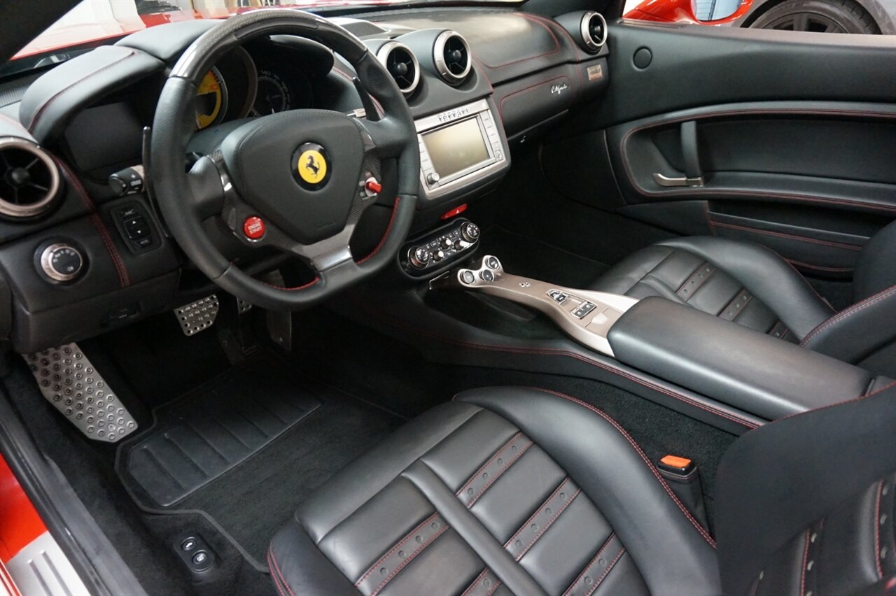 2012 Ferrari California   - Photo 2 - Naples, FL 34104