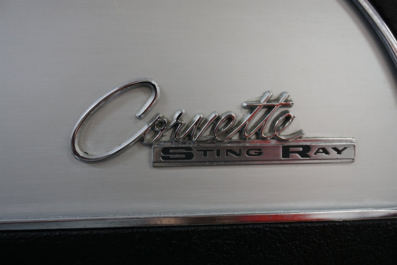 1965 Chevrolet Corvette   - Photo 36 - Naples, FL 34104