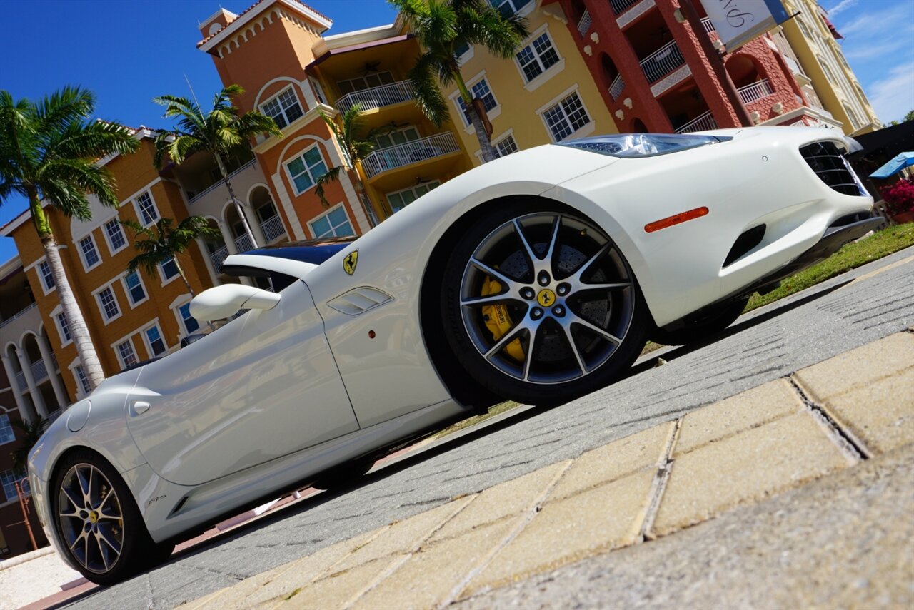 2014 Ferrari California   - Photo 36 - Naples, FL 34104