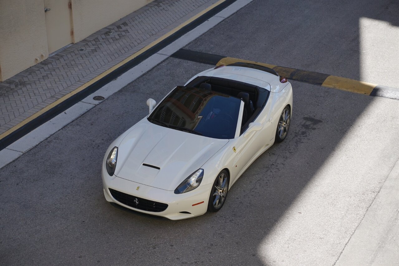 2014 Ferrari California   - Photo 60 - Naples, FL 34104