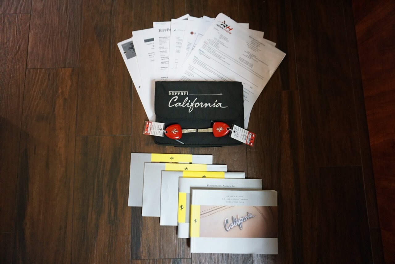 2014 Ferrari California   - Photo 23 - Naples, FL 34104