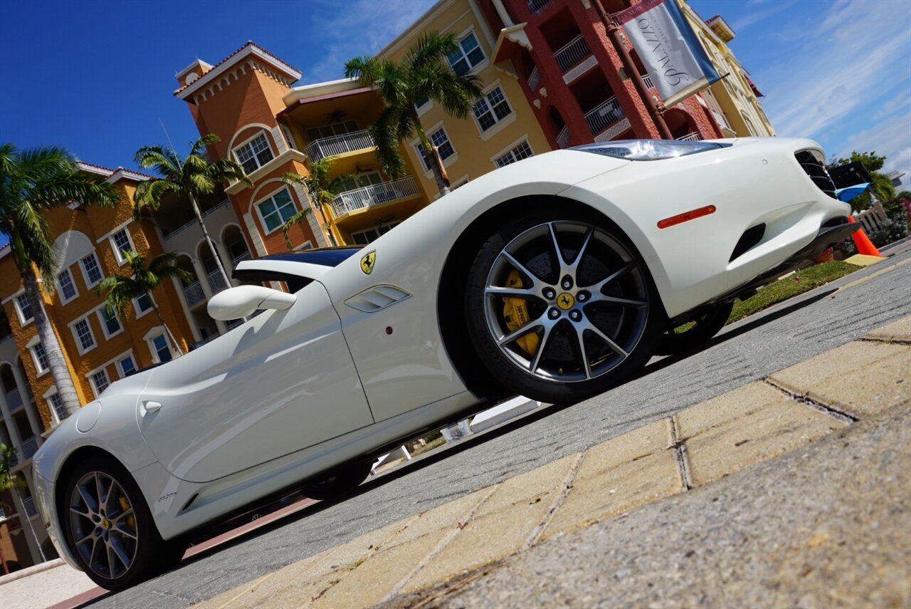 2014 Ferrari California   - Photo 36 - Naples, FL 34104