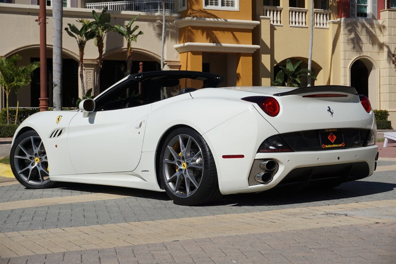 2014 Ferrari California   - Photo 37 - Naples, FL 34104