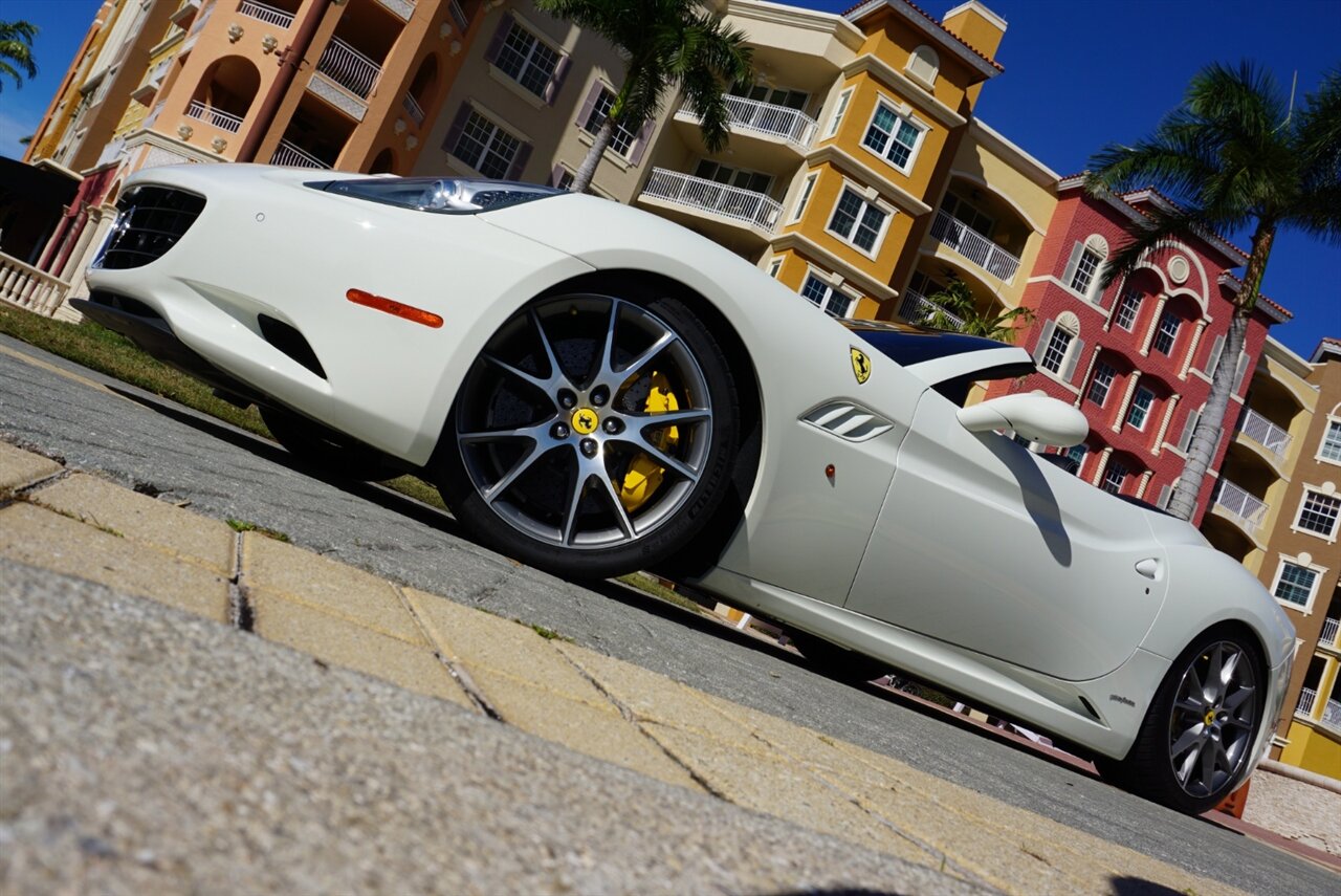 2014 Ferrari California   - Photo 57 - Naples, FL 34104