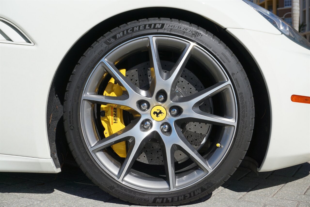 2014 Ferrari California   - Photo 28 - Naples, FL 34104