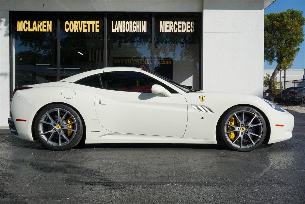 2014 Ferrari California   - Photo 3 - Naples, FL 34104