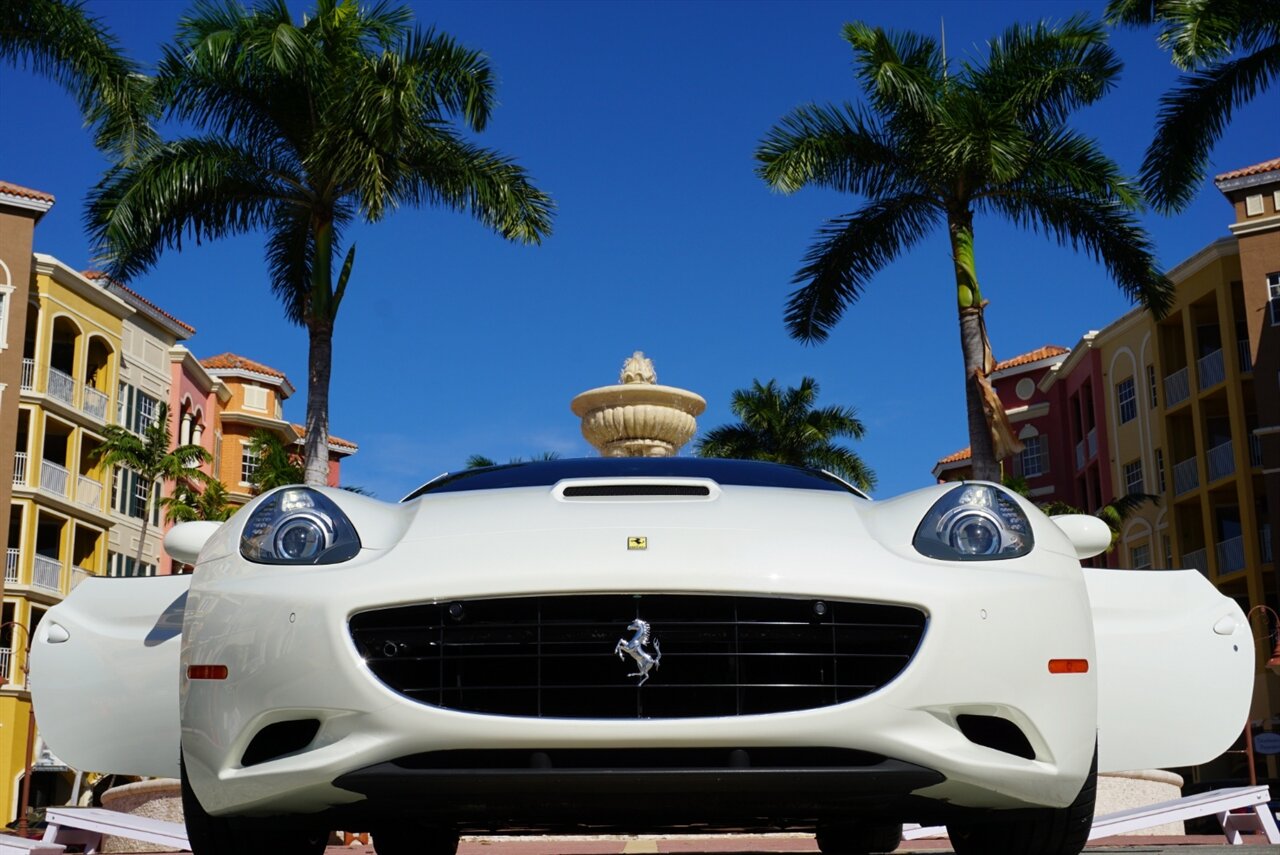 2014 Ferrari California   - Photo 30 - Naples, FL 34104