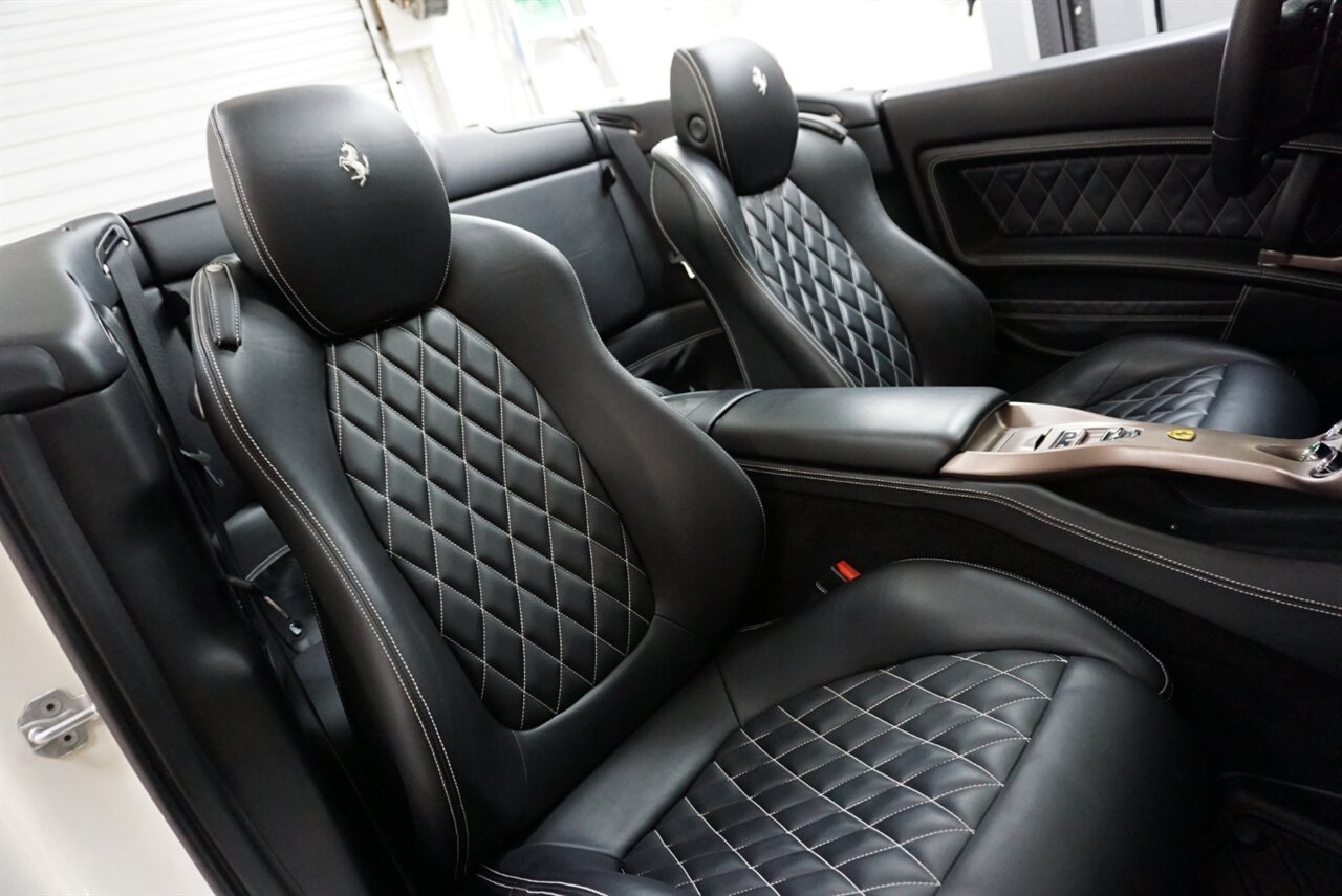 2014 Ferrari California   - Photo 19 - Naples, FL 34104