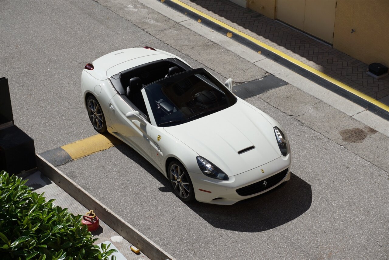 2014 Ferrari California   - Photo 55 - Naples, FL 34104