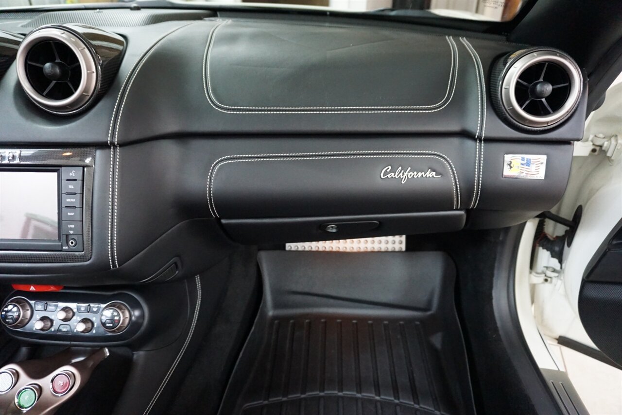 2014 Ferrari California   - Photo 18 - Naples, FL 34104