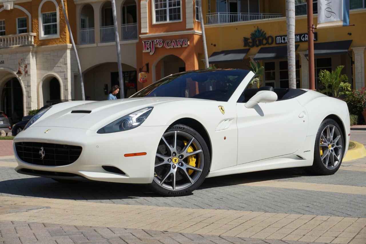 2014 Ferrari California   - Photo 9 - Naples, FL 34104