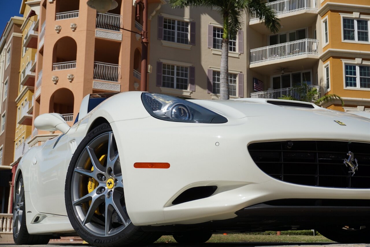 2014 Ferrari California   - Photo 23 - Naples, FL 34104