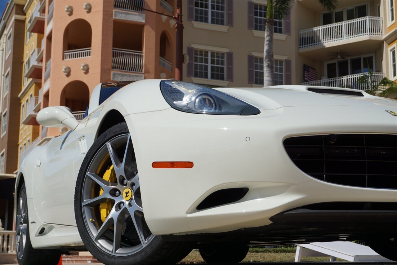 2014 Ferrari California   - Photo 23 - Naples, FL 34104