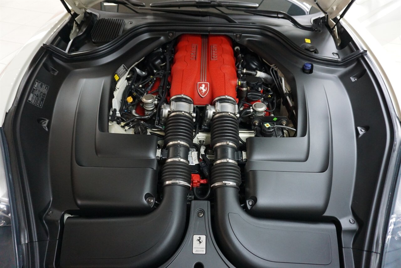 2014 Ferrari California   - Photo 6 - Naples, FL 34104