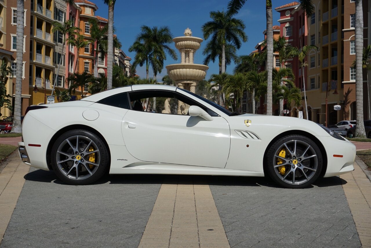 2014 Ferrari California   - Photo 3 - Naples, FL 34104
