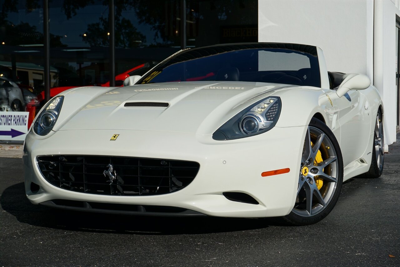 2014 Ferrari California   - Photo 9 - Naples, FL 34104