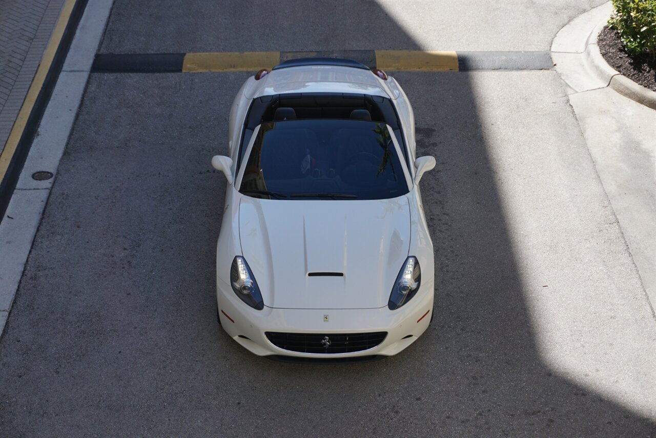 2014 Ferrari California   - Photo 58 - Naples, FL 34104