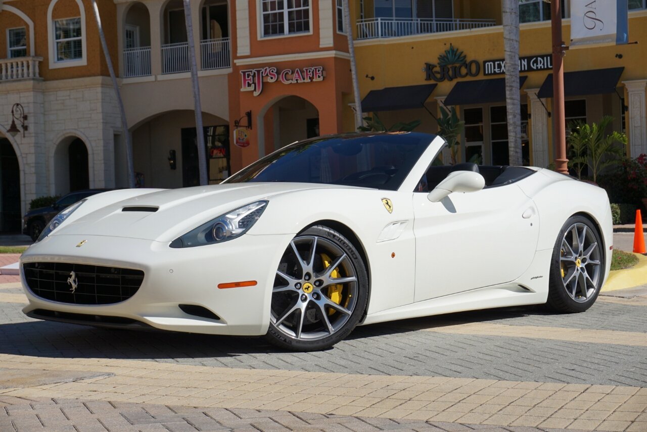 2014 Ferrari California   - Photo 9 - Naples, FL 34104