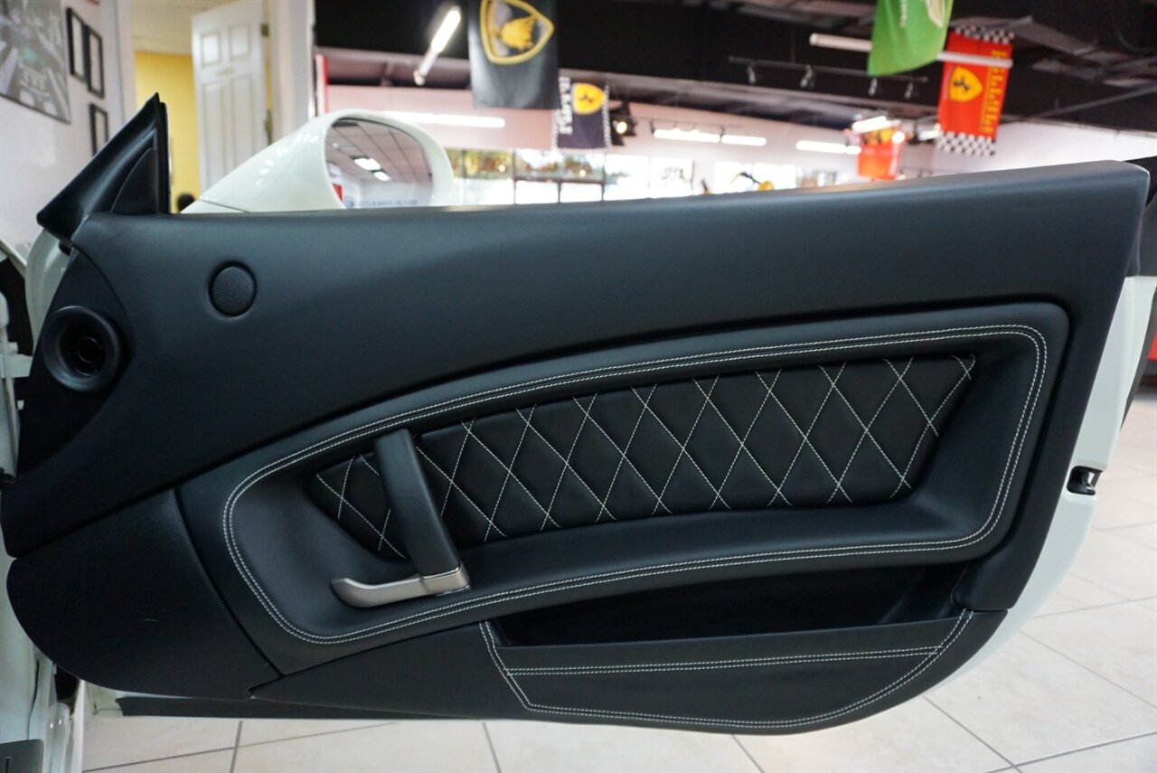 2014 Ferrari California   - Photo 21 - Naples, FL 34104