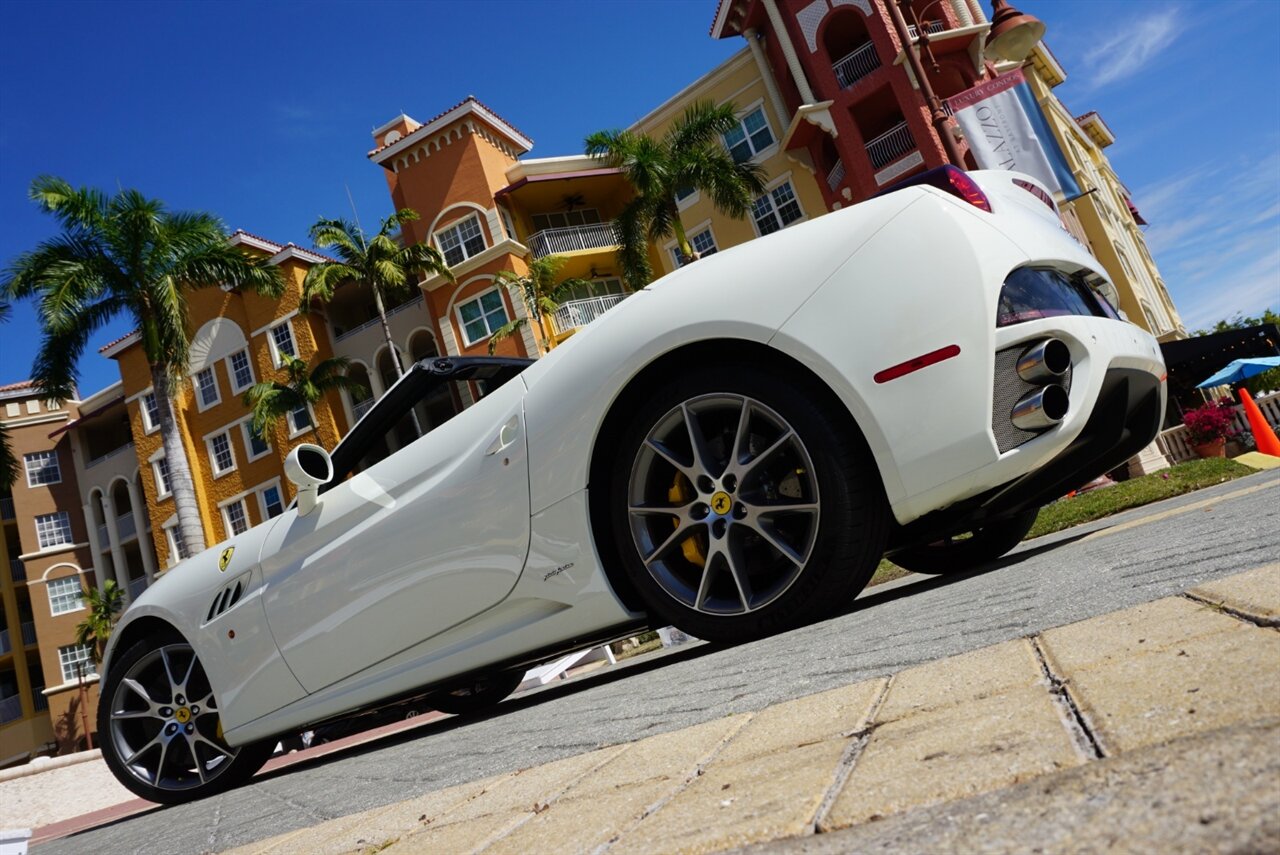 2014 Ferrari California   - Photo 38 - Naples, FL 34104