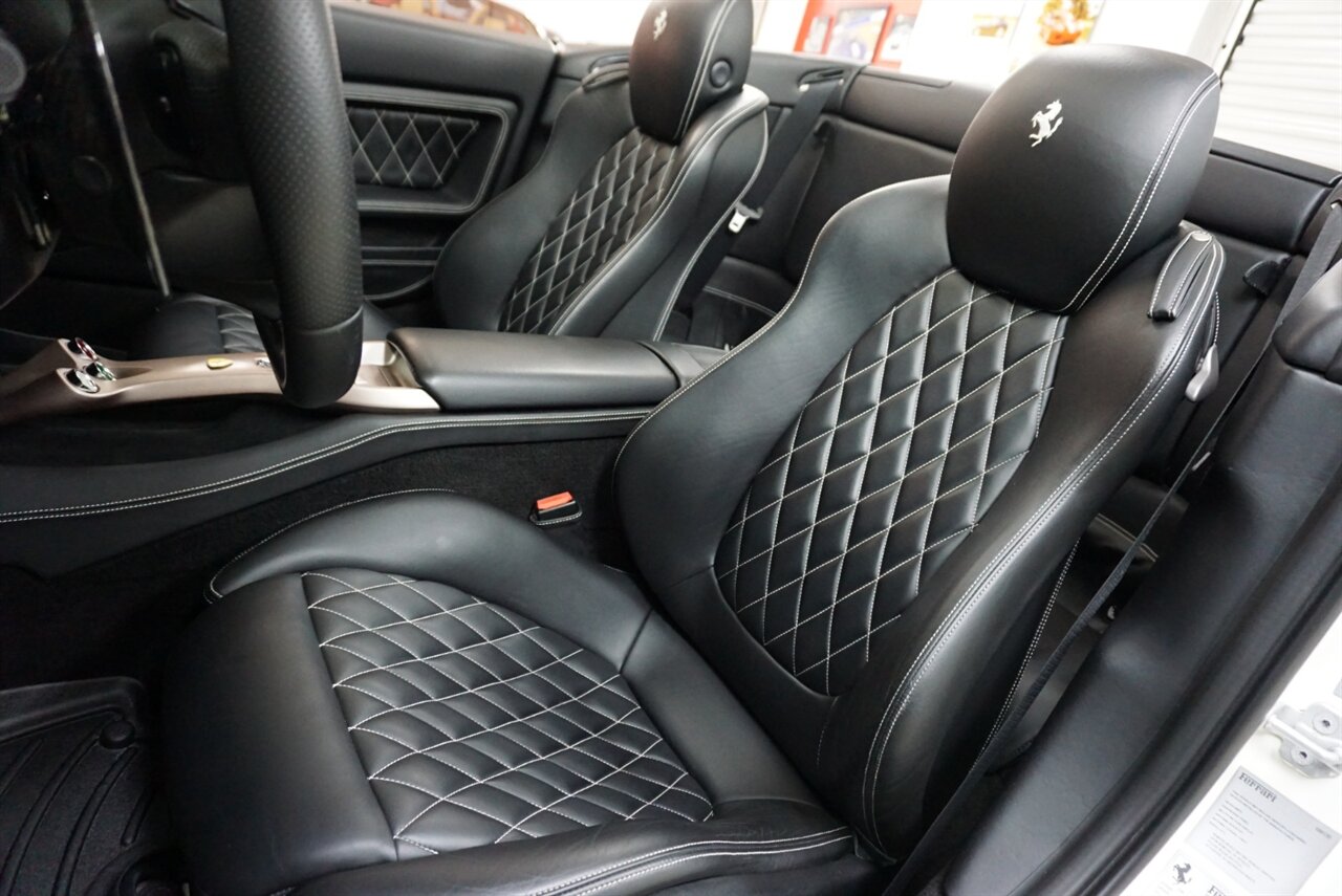 2014 Ferrari California   - Photo 11 - Naples, FL 34104