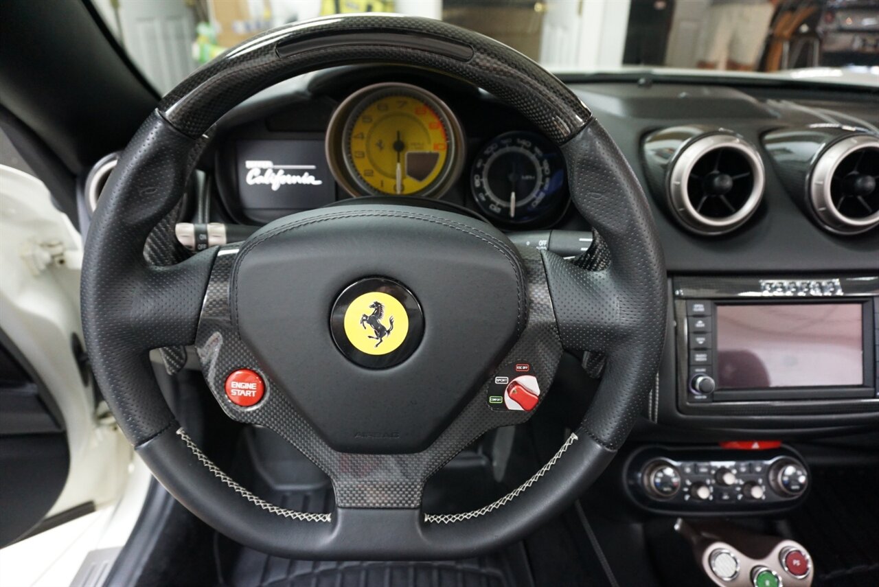 2014 Ferrari California   - Photo 13 - Naples, FL 34104