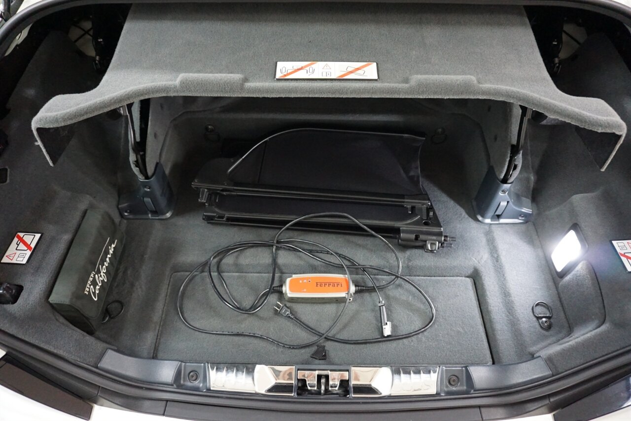 2014 Ferrari California   - Photo 22 - Naples, FL 34104