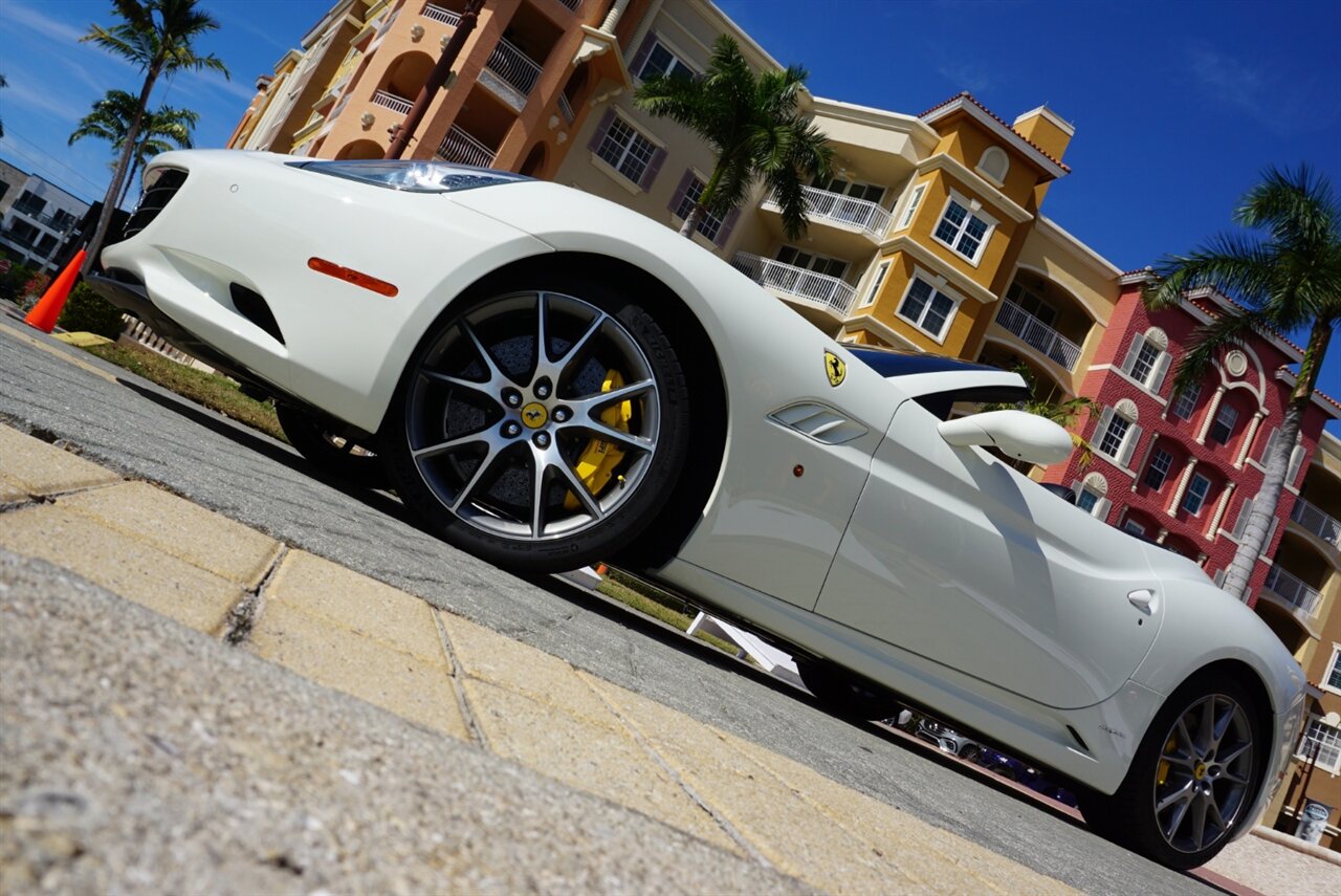 2014 Ferrari California   - Photo 56 - Naples, FL 34104