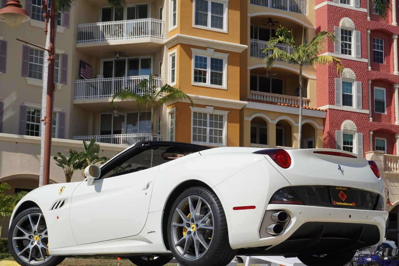 2014 Ferrari California   - Photo 37 - Naples, FL 34104