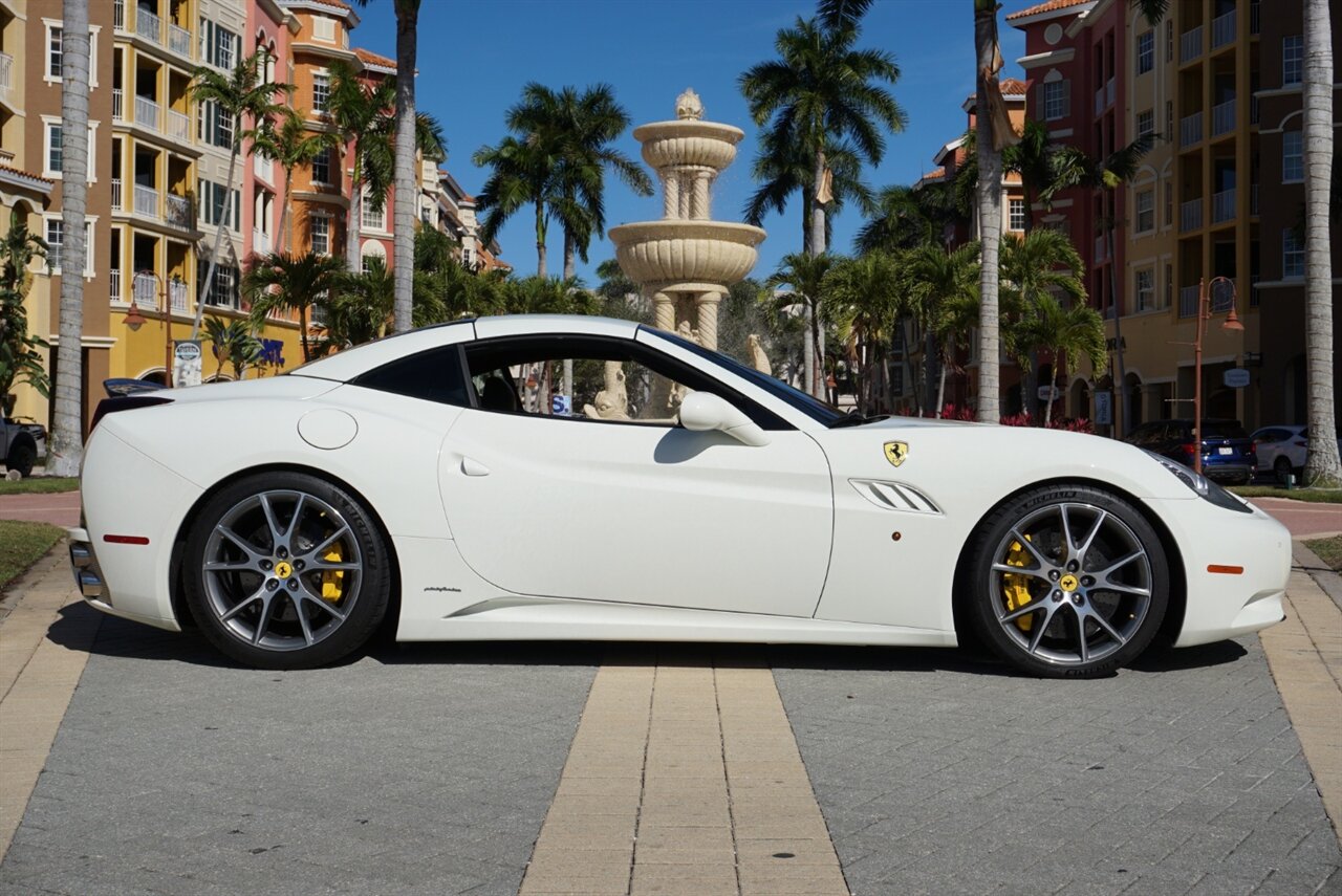 2014 Ferrari California   - Photo 3 - Naples, FL 34104