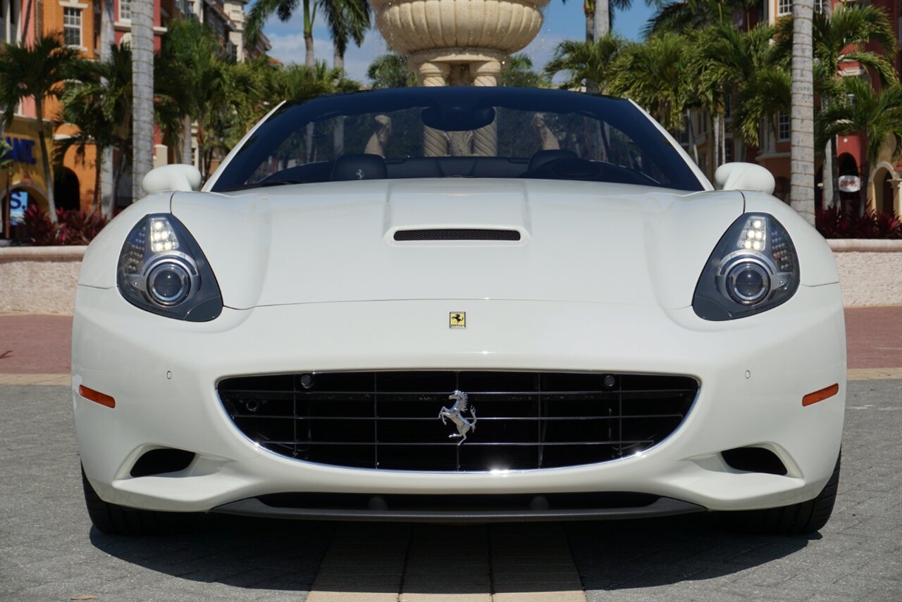 2014 Ferrari California   - Photo 8 - Naples, FL 34104