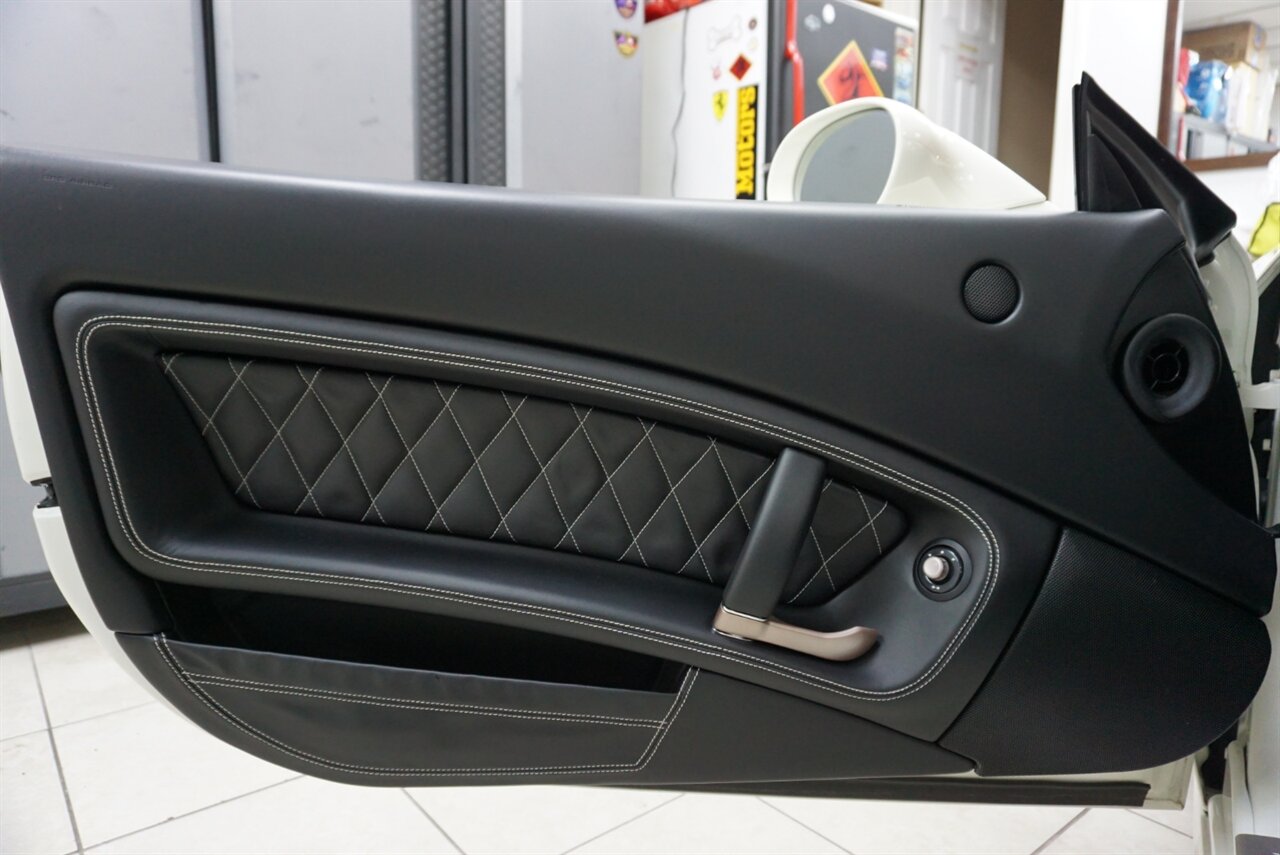 2014 Ferrari California   - Photo 10 - Naples, FL 34104