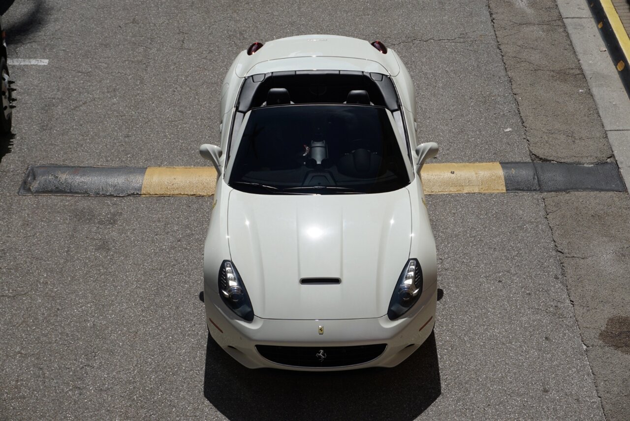 2014 Ferrari California   - Photo 57 - Naples, FL 34104