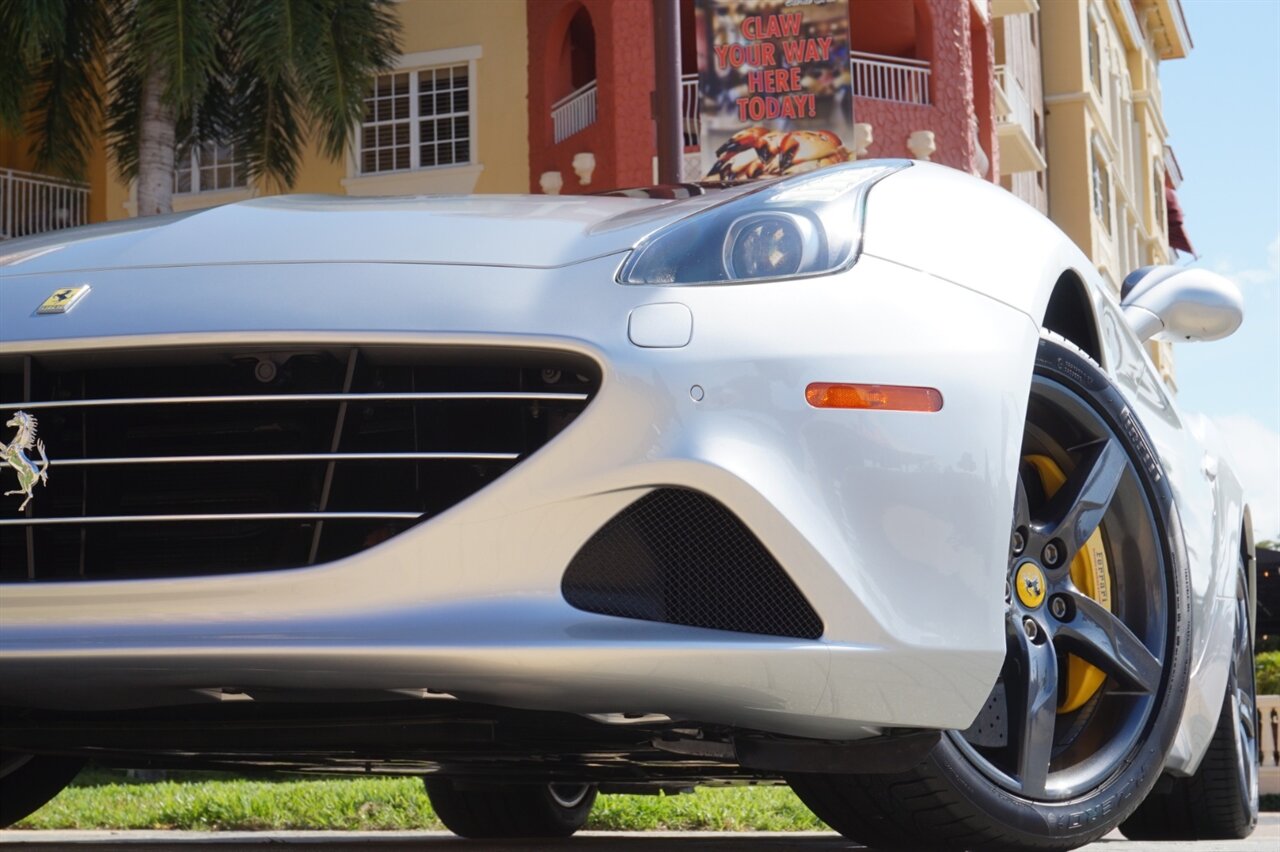 2015 Ferrari California T   - Photo 28 - Naples, FL 34104