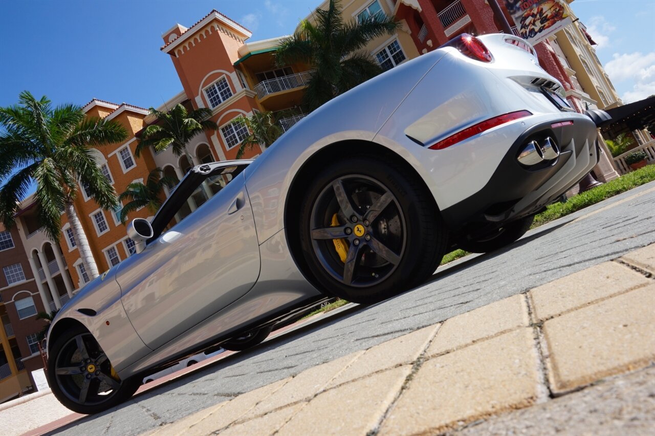 2015 Ferrari California T   - Photo 41 - Naples, FL 34104