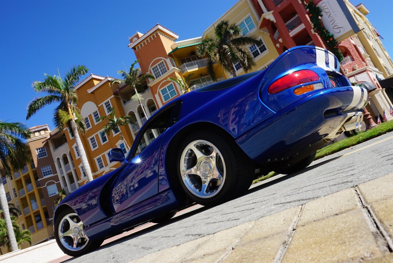 1997 Dodge Viper GTS   - Photo 33 - Naples, FL 34104