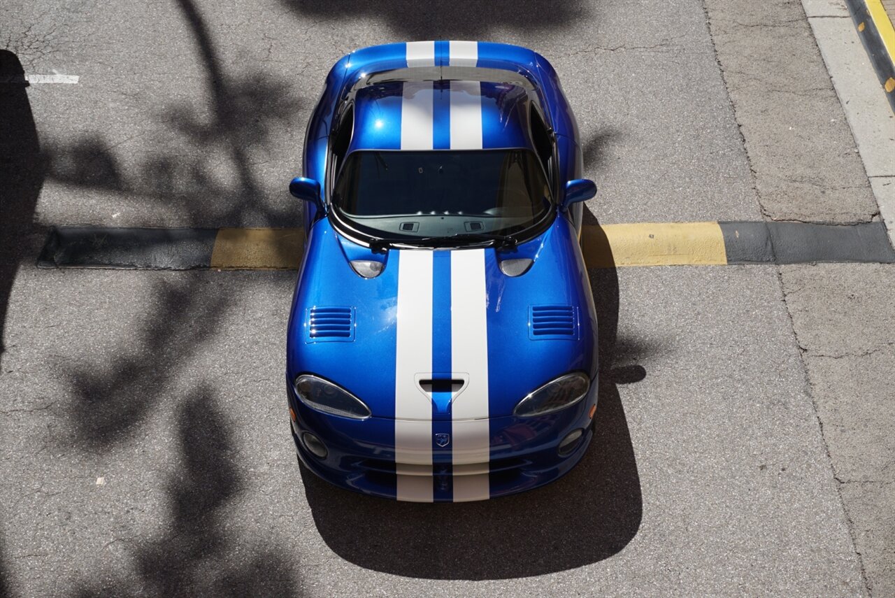 1997 Dodge Viper GTS   - Photo 52 - Naples, FL 34104