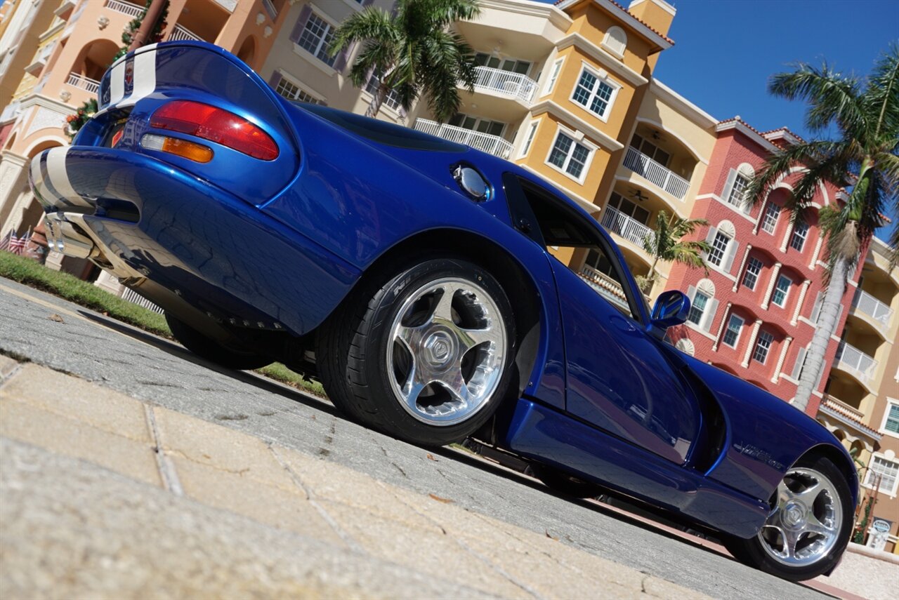 1997 Dodge Viper GTS   - Photo 53 - Naples, FL 34104