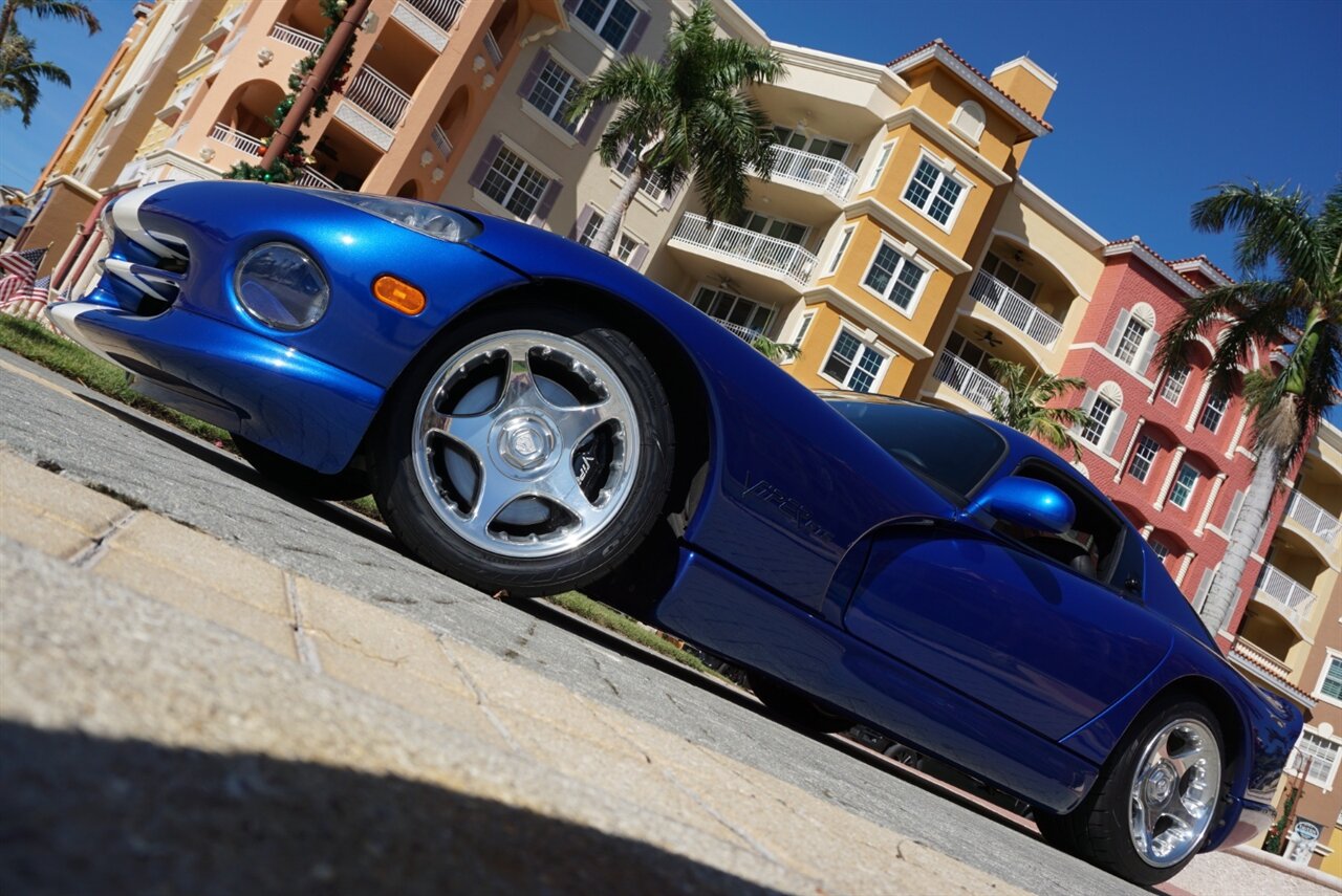 1997 Dodge Viper GTS   - Photo 51 - Naples, FL 34104